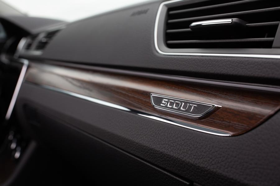Детали интерьера Skoda Superb Scout 2019 года  (WW) (фото 59 из 72)